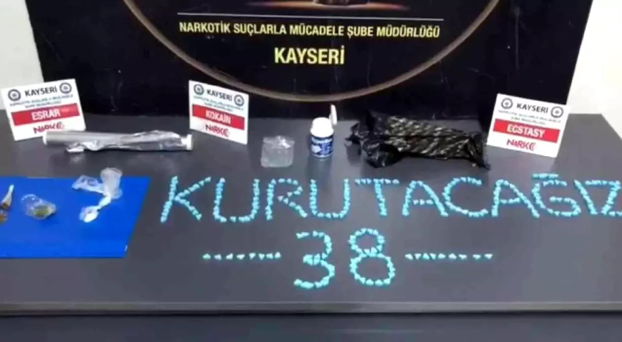 Uyuşturucuyu sigara paketinde saklamışlar