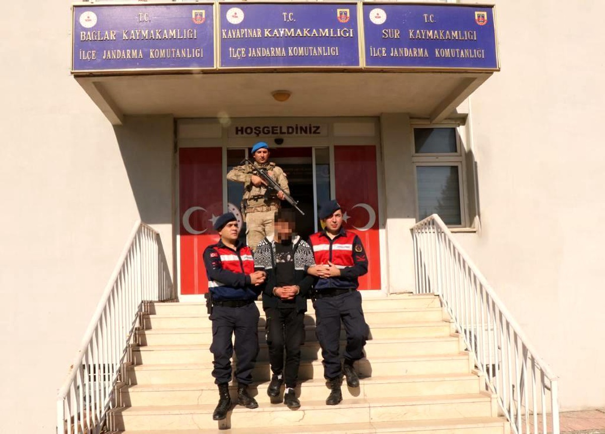 Diyarbakır\'da 14 yıl 11 ay hapis cezası bulunan hükümlü yakalandı