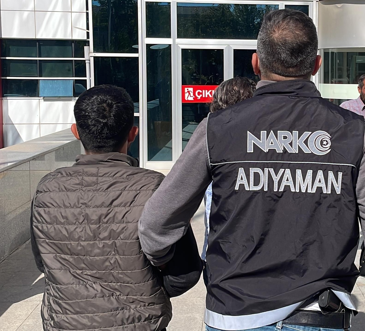 Adıyaman\'da 8 kilogram esrar ele geçirildi