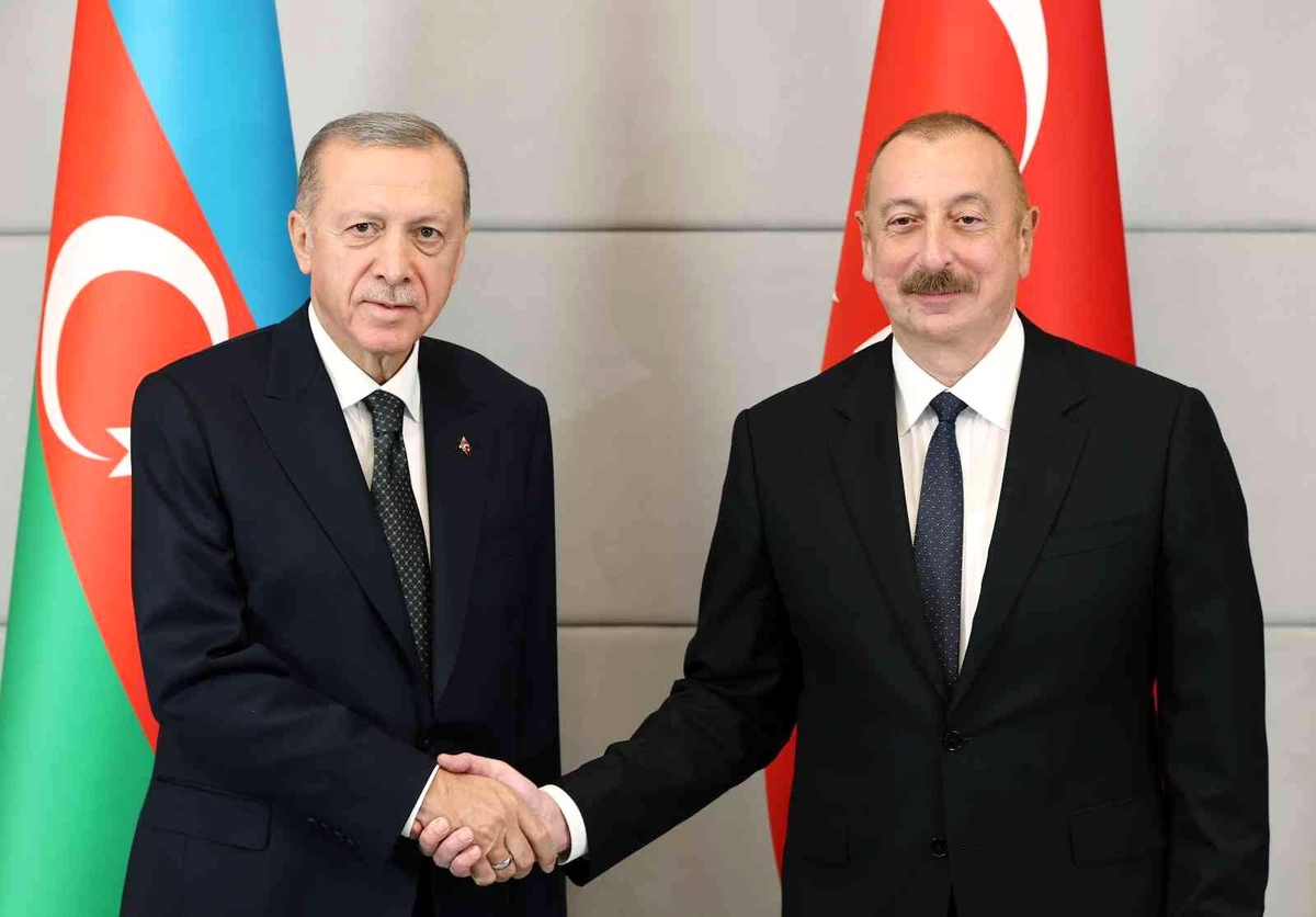 Aliyev\'den Erdoğan\'a Cumhuriyet Bayramı için tebrik mesajı