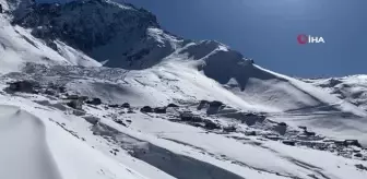 Artvin yaylaları beyaza büründü