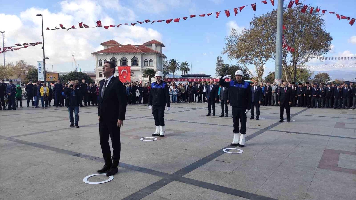 Bandırma\' da 29 Ekim Cumhuriyet Bayramı kutlanıyor