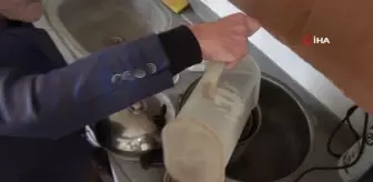 Çay tiryakisi, günde 90 ile 120 bardak çay tüketiyor