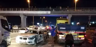 D-100'de 5 araç birbirine girdi, kilometrelerce kuyruk oluştu