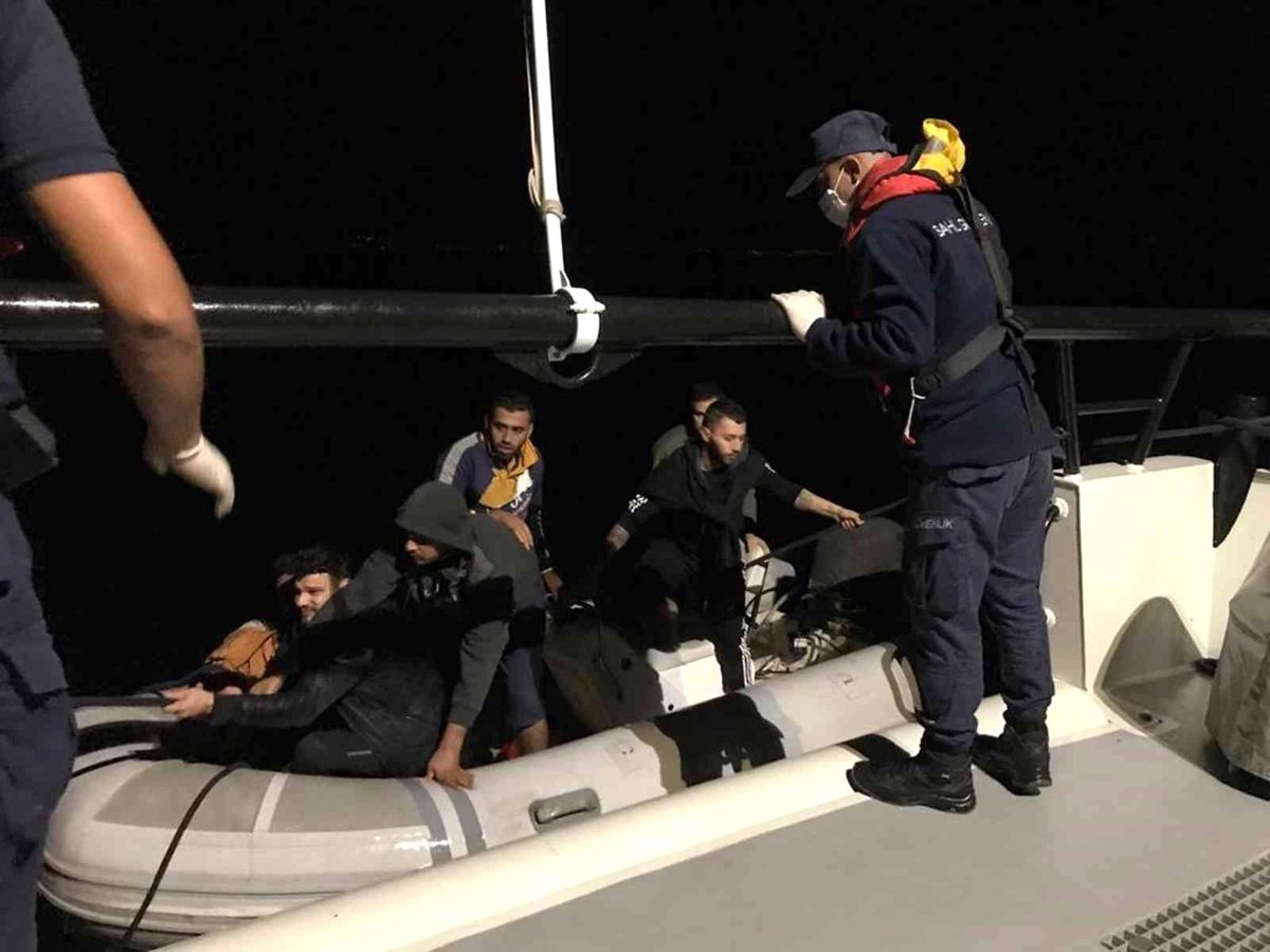Datça\'da 29 düzensiz göçmen kurtarıldı