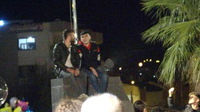 Haluk Levent'den konserde sert çıkış: Burası şehit ismi verilmiş bir park, burayı çürütmeyelim Haluk Levent'den konserde sert çıkış: Burası şehit ismi verilmiş bir park, burayı çürütmeyelim