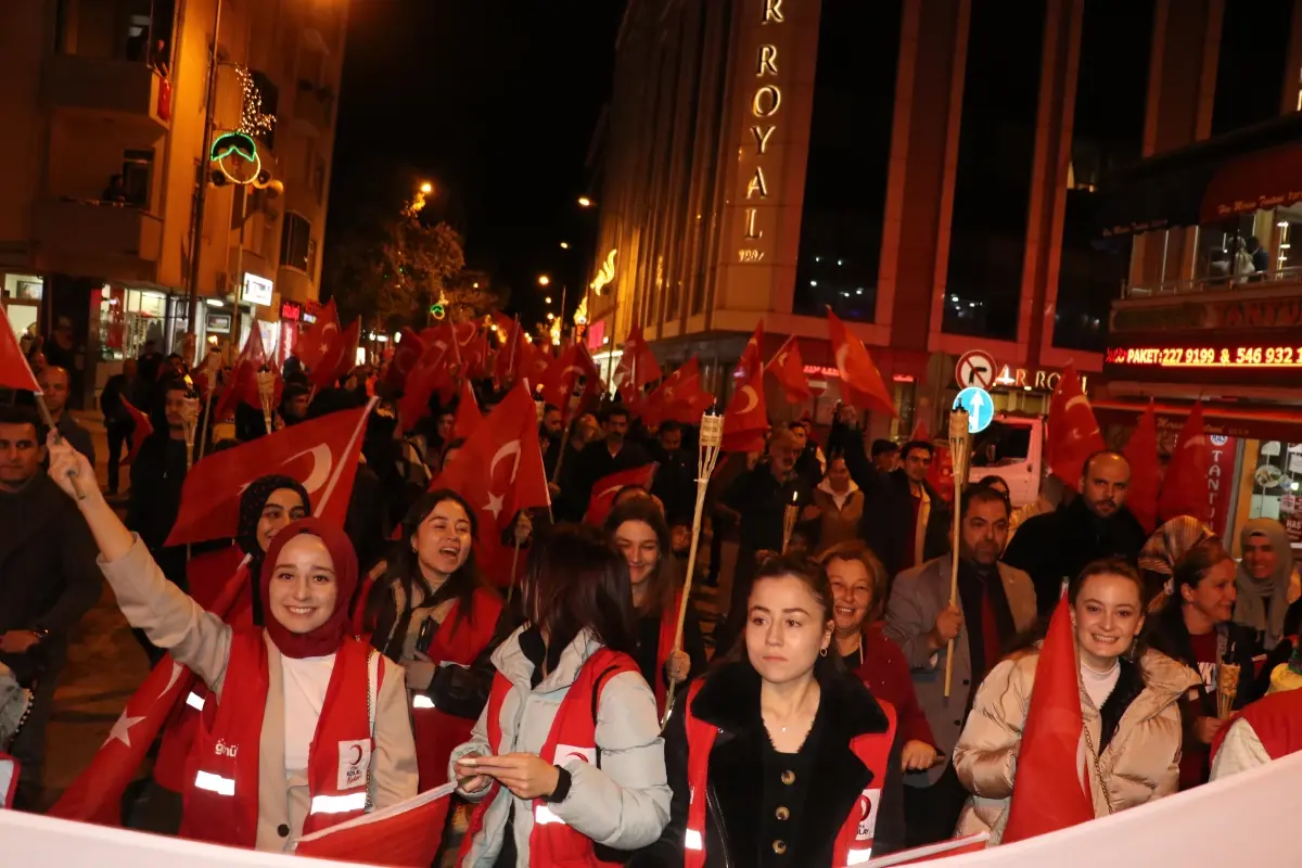 Cumhuriyetin 99. yılı nedeniyle fener alayı düzenlendi