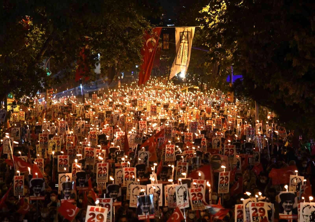 Kadıköy bayramı \'Cumhuriyet Yürüyüşü\' ile kutlayacak