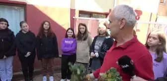Öğrenciler hem çilek dikti, hem de yumurta yarışmasıyla eğlendi
