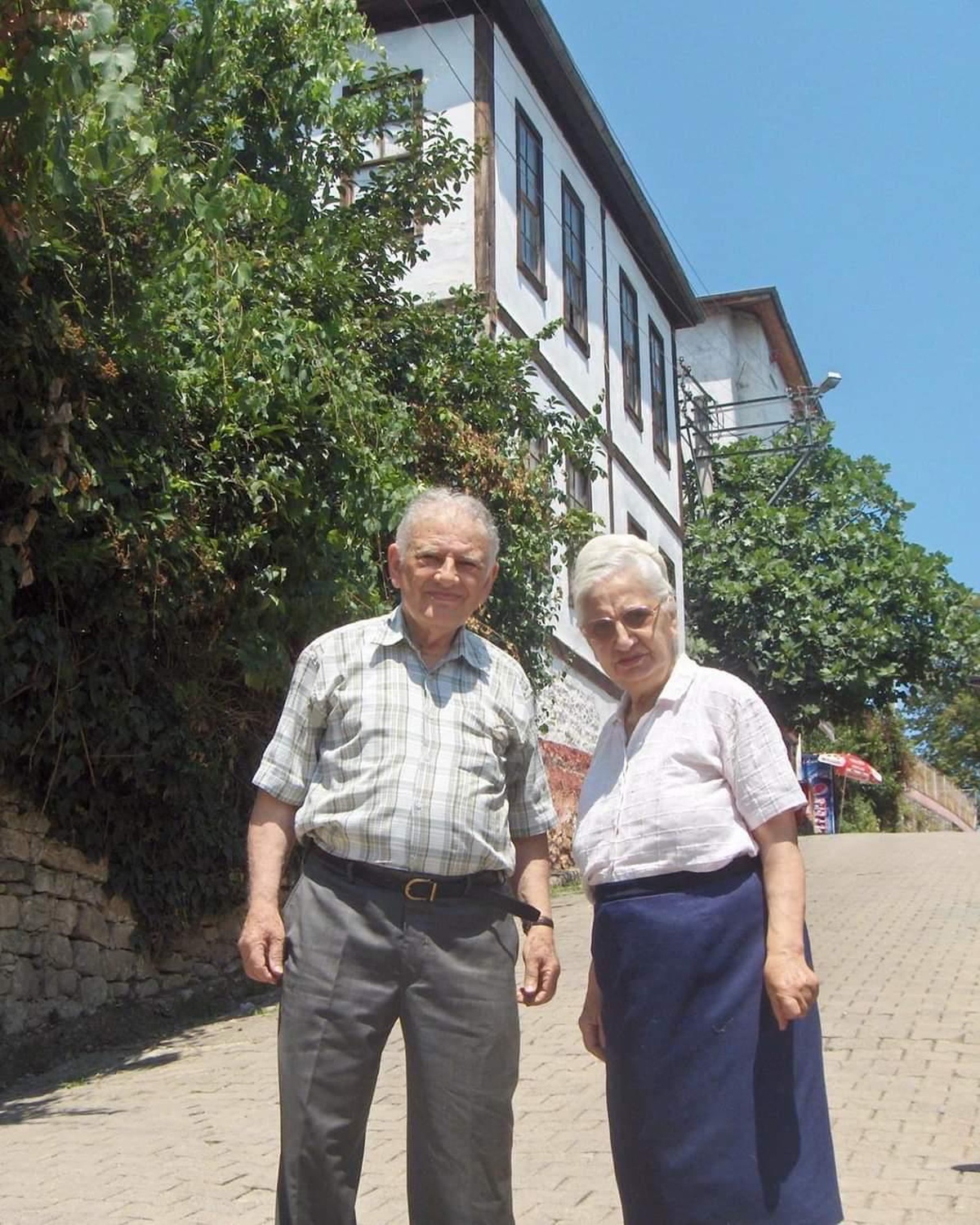 Ordu\'da iki kardeş bir gün arayla vefat etti