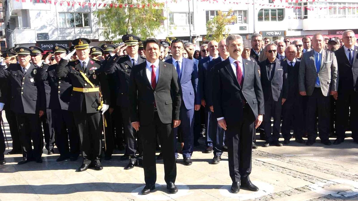 Uşak\'ta 29 Ekim kutlamaları