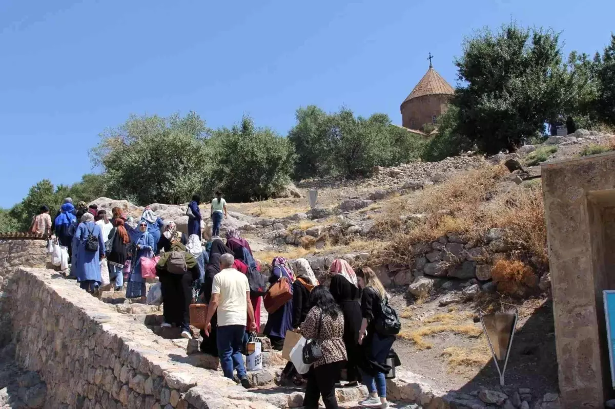 Van Büyükşehir Belediyesi 5 ayda 75 bin kadını gezdirdi
