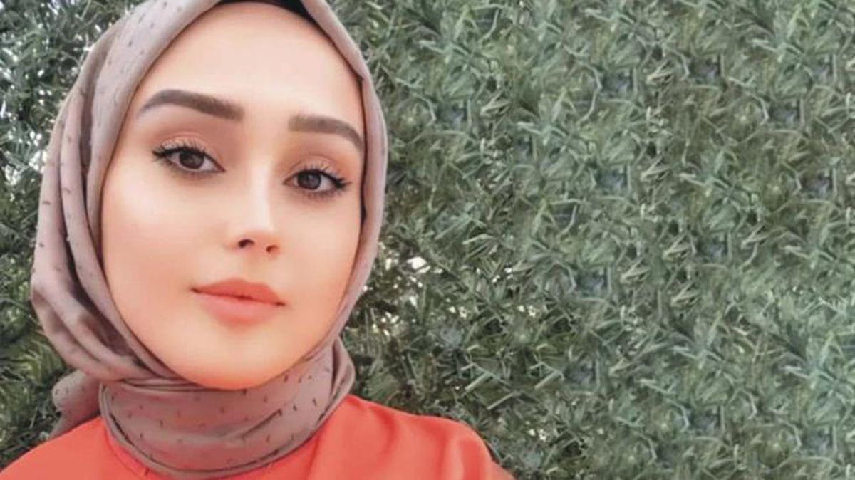 23 yaşındaki Esra\'nın talihsiz ölümü: Minibüs beklerken kafasına elektrik direği düşmesi sonucu yaşamını yitirdi