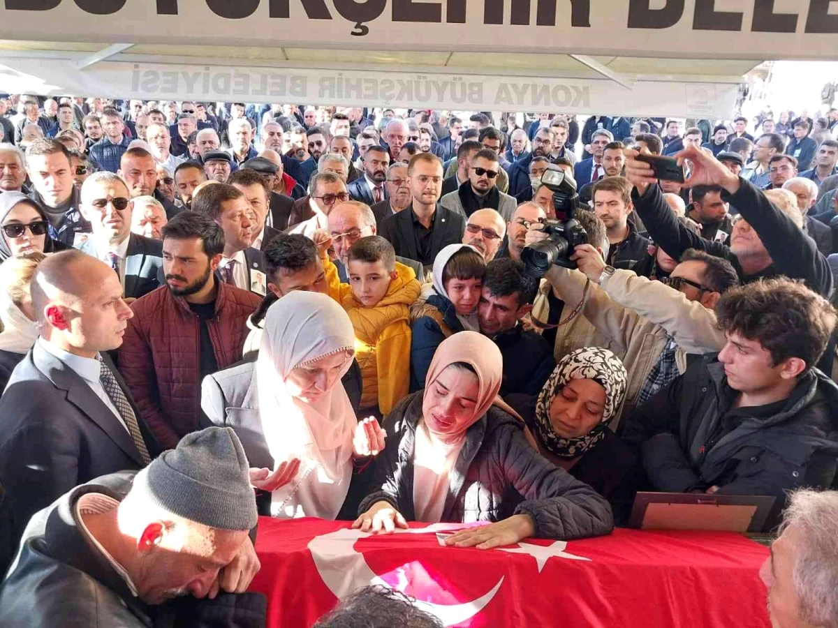 Akşener, İYİ Parti Konya İl Başkanı Gökhan Tozoğlu\'nun cenaze törenine katıldı