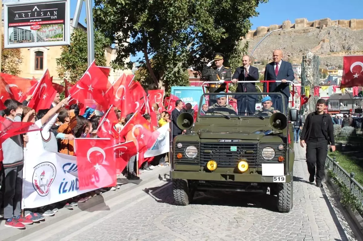 Bayburt\'ta 29 Ekim Cumhuriyet Bayramı coşkuyla kutlandı