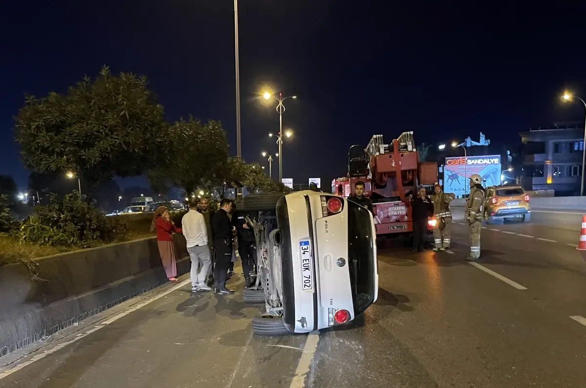 Bayrampaşa\'daki trafik kazasında 3 kişi yaralandı