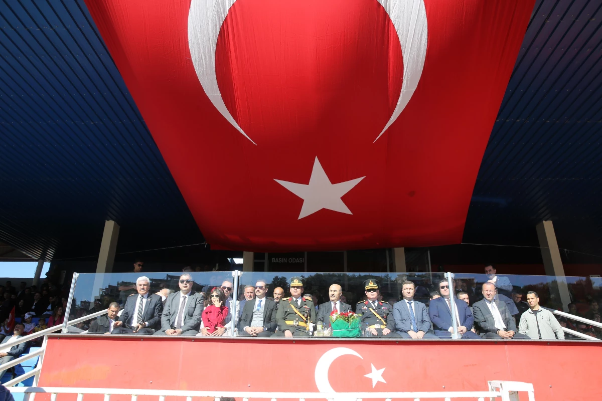 Bingöl, Siirt ve Mardin\'de 29 Ekim Cumhuriyet Bayramı kutlanıyor