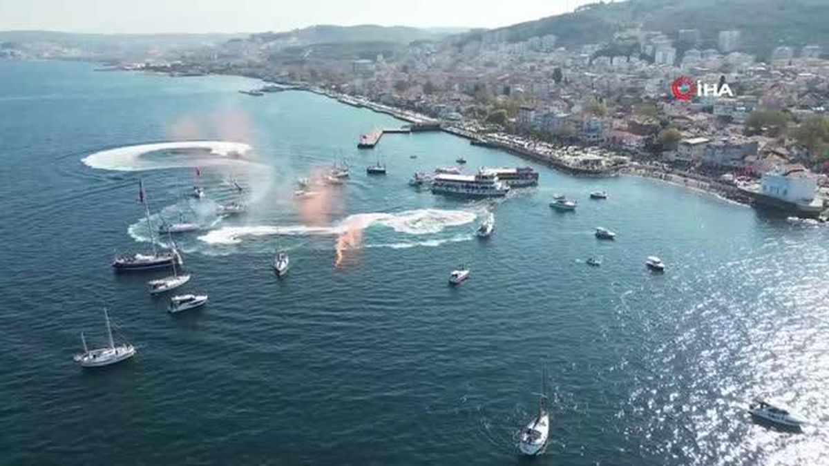 Bursa'da Cumhuriyet Bayramı coşkusu denize taştı
