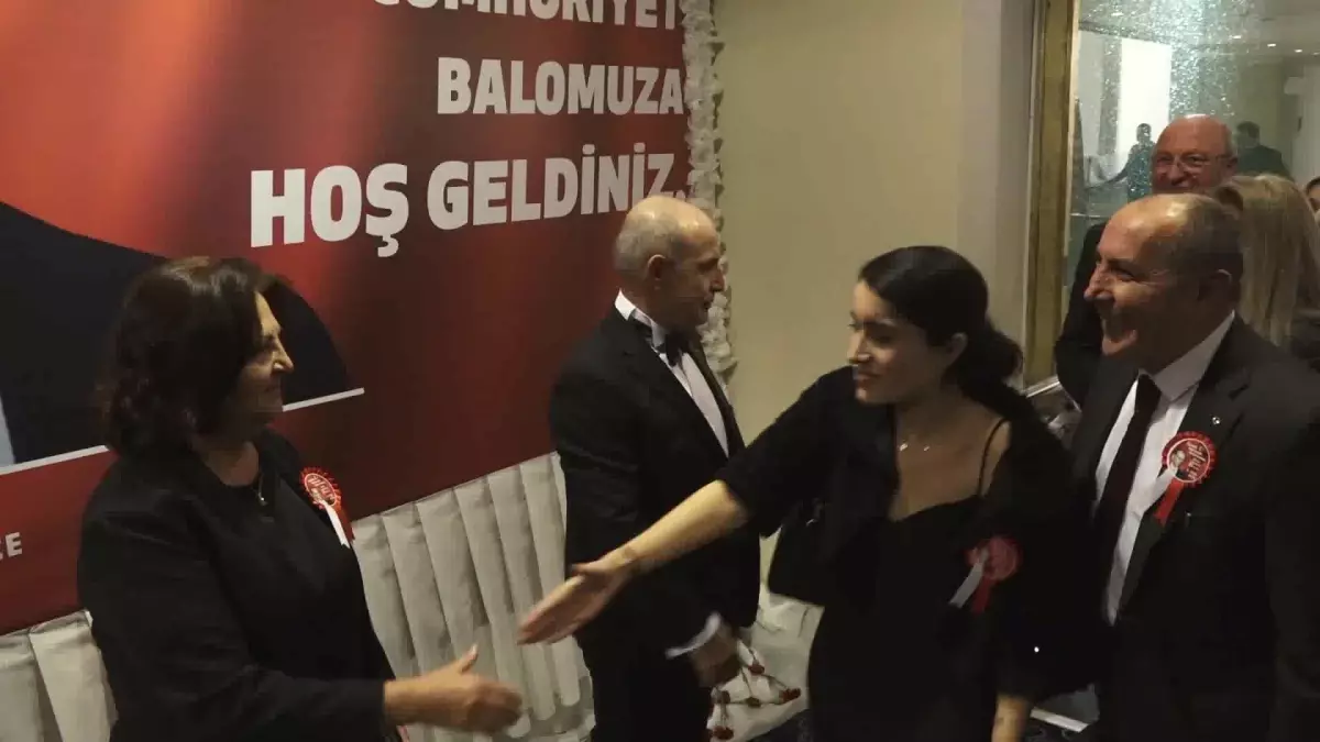 Büyükçekmece'de 'Cumhuriyet ve Atatürk' konulu söyleşi düzenlendi