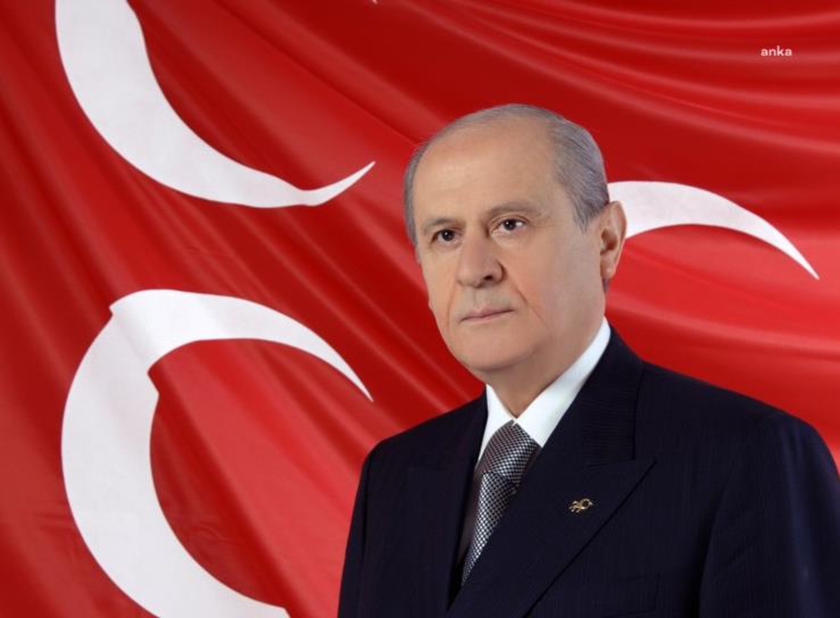 MHP lideri Bahçeli: "Cumhurun onuru ile Cumhuriyet\'in onuru da bir ve beraberdir"