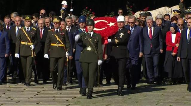 Cumhuriyet'in 99. yılı! Devlet erkanı Cumhurbaşkanı Erdoğan önderliğinde Anıtkabir'de Cumhuriyet'in 99. yılı! Devlet erkanı Cumhurbaşkanı Erdoğan önderliğinde Anıtkabir'de