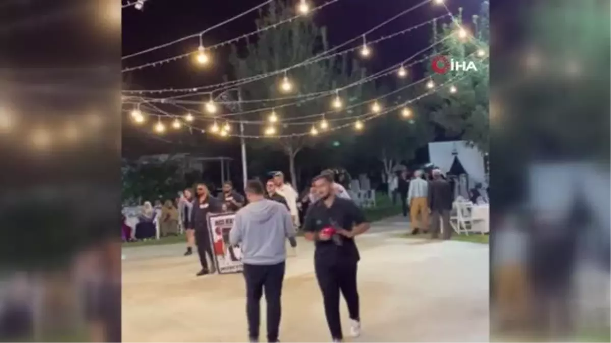 Damadın arkadaşlarından ilginç sürpriz: Düğüne 'Acı Kaybımız' pankartı ile siyah tabut getirdiler