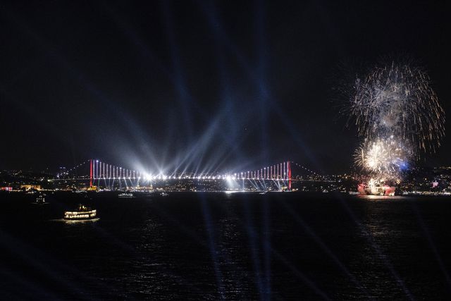 İBB'den Üsküdar sahilinde görkemli Cumhuriyet Bayramı kutlaması