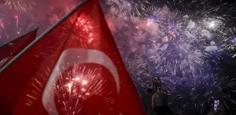 İBB'nin Üsküdar sahilindeki Cumhuriyet Bayramı kutlaması göz kamaştırdı