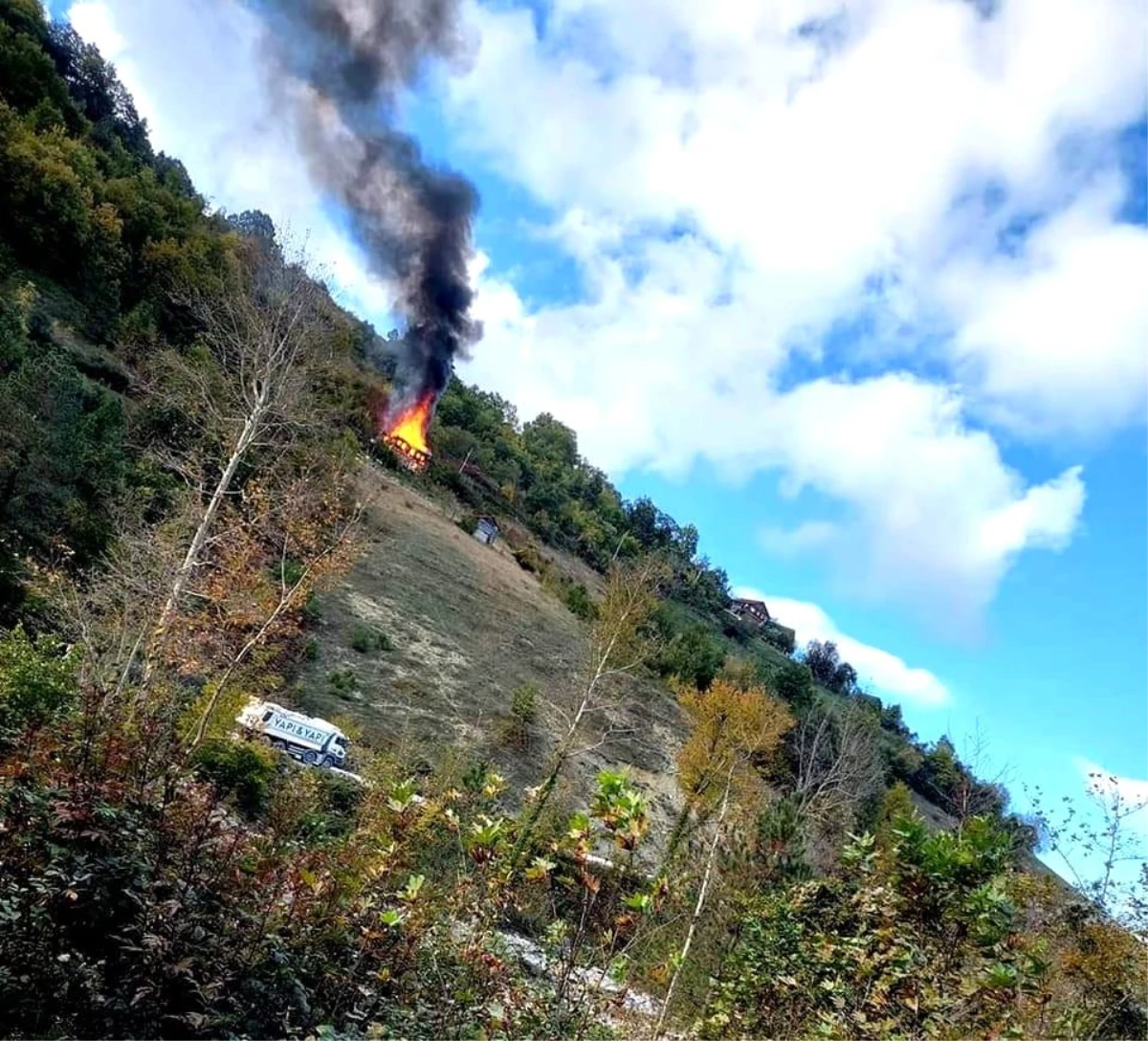 Kastamonu\'da ahşap ev çıkan yangında kullanılamaz hale geldi