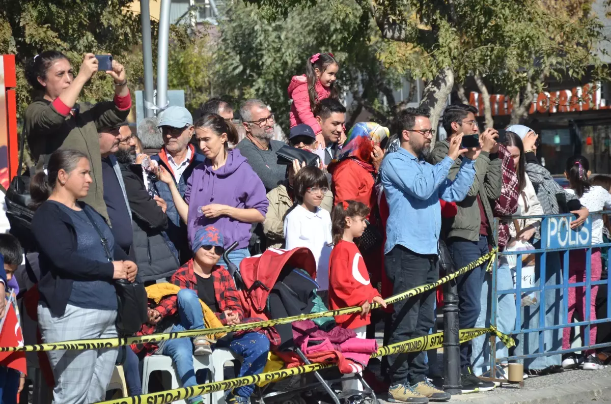 29 Ekim Cumhuriyet Bayramı törenlerle kutlandı