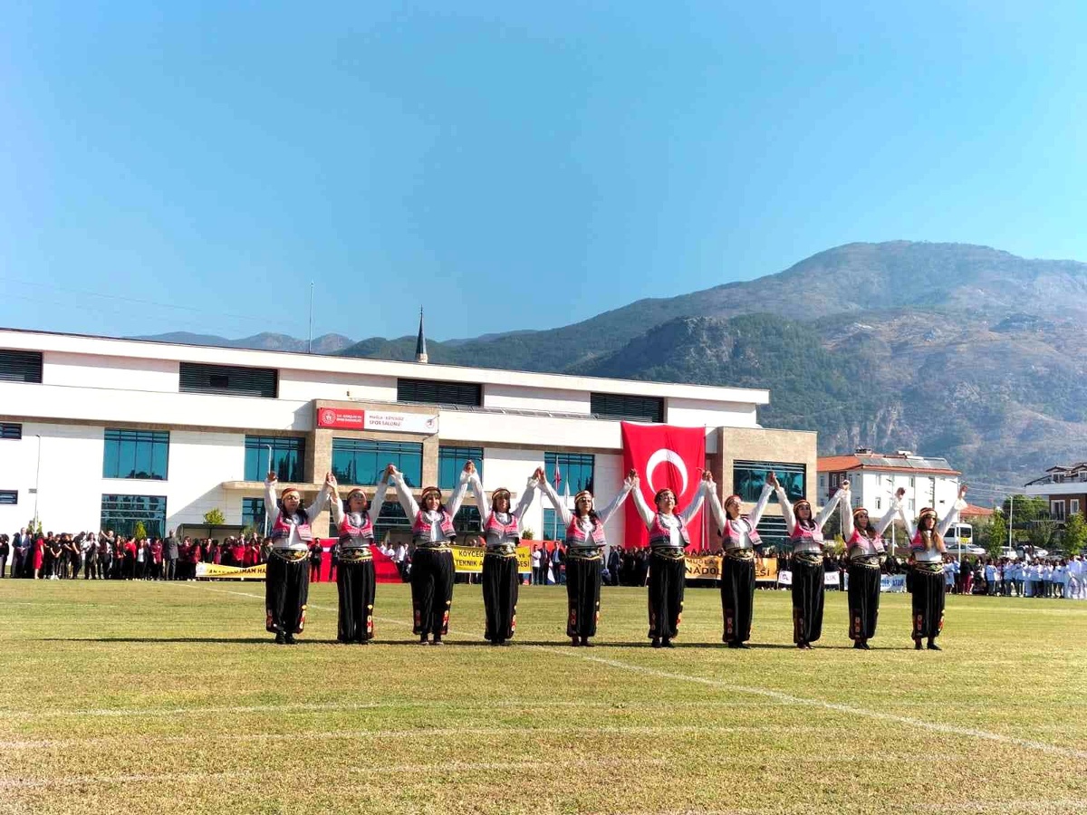 Köyceğiz\'de Cumhuriyet Bayramı kutlandı