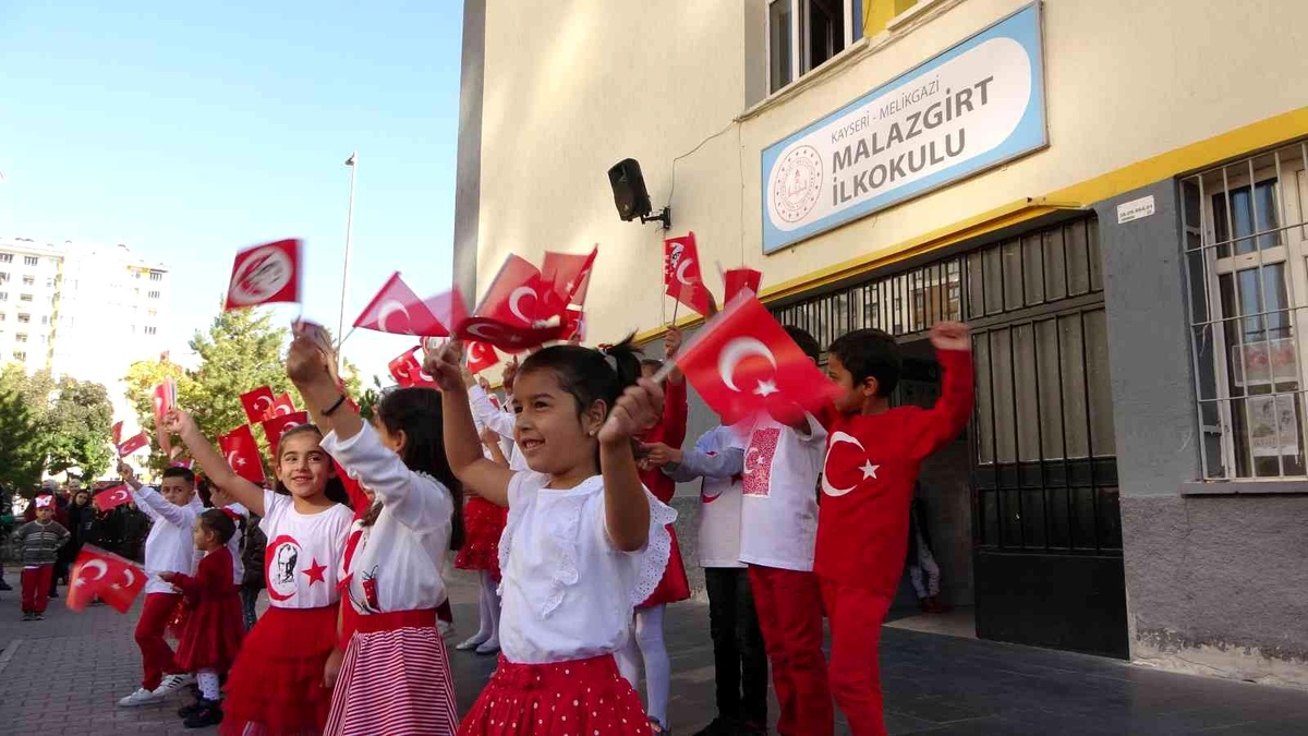 Okullarda \'Cumhuriyet\' coşkusu