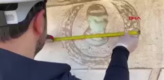 Restore edilen Atatürk portresi önünde 'Cumhuriyet'e sevgi' meşalesi yaktı