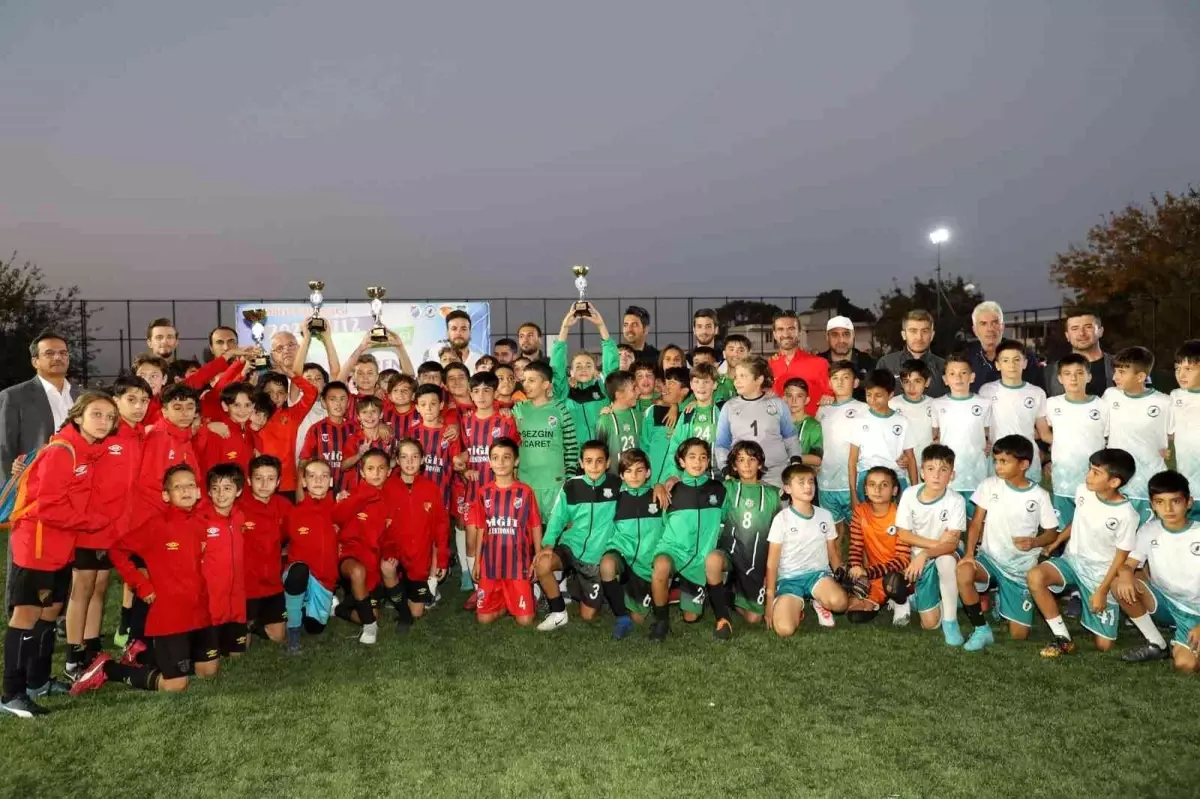 Şehzadeler\'de cumhuriyet kupası sahiplerini buldu