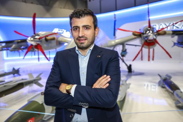 Selçuk Bayraktar'tan heyecanlandıran sözler: Kızılelma daha hiç uçmadı ama büyük ülkelerden talep var Selçuk Bayraktar'tan heyecanlandıran sözler: Kızılelma daha hiç uçmadı ama büyük ülkelerden talep var