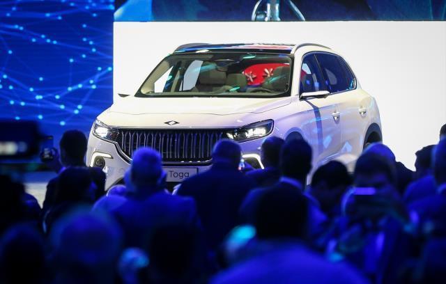 Türkiye için tarih anlar! TOGG fabrikasında banttan inen ilk aracı Cumhurbaşkanı Erdoğan kullandı Türkiye için tarih anlar! TOGG fabrikasında banttan inen ilk aracı Cumhurbaşkanı Erdoğan kullandı