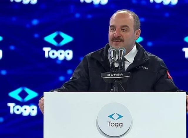 Türkiye için tarih anlar! TOGG fabrikasında banttan inen ilk aracı Cumhurbaşkanı Erdoğan kullandı Türkiye için tarih anlar! TOGG fabrikasında banttan inen ilk aracı Cumhurbaşkanı Erdoğan kullandı