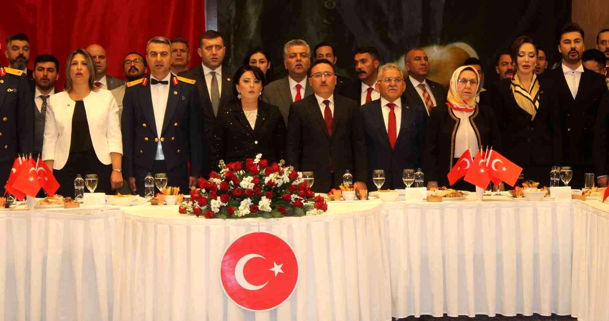 Vali Çiçek: "Kayseri ve Kayseri gibi şehirler olduğu sürece bu memleket asla tutsak edilemeyecektir"