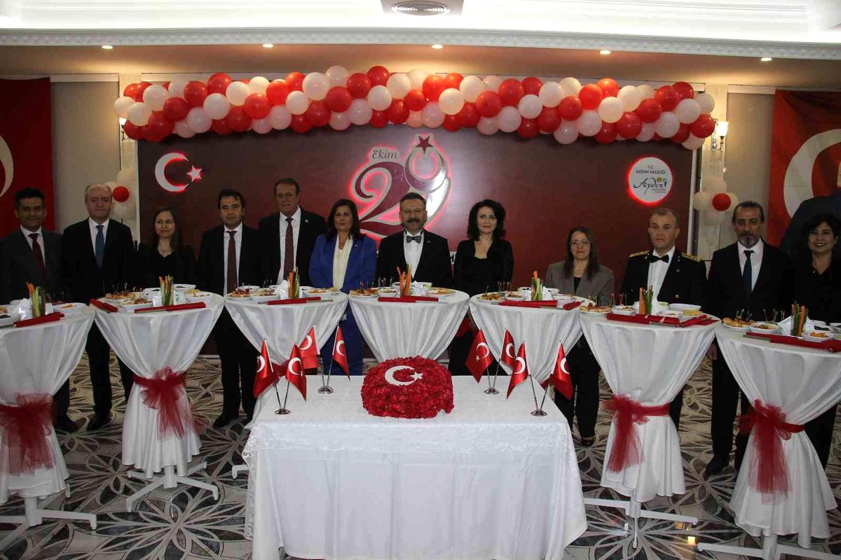 Aydın\'da 29 Ekim Resepsiyonu gerçekleştirildi