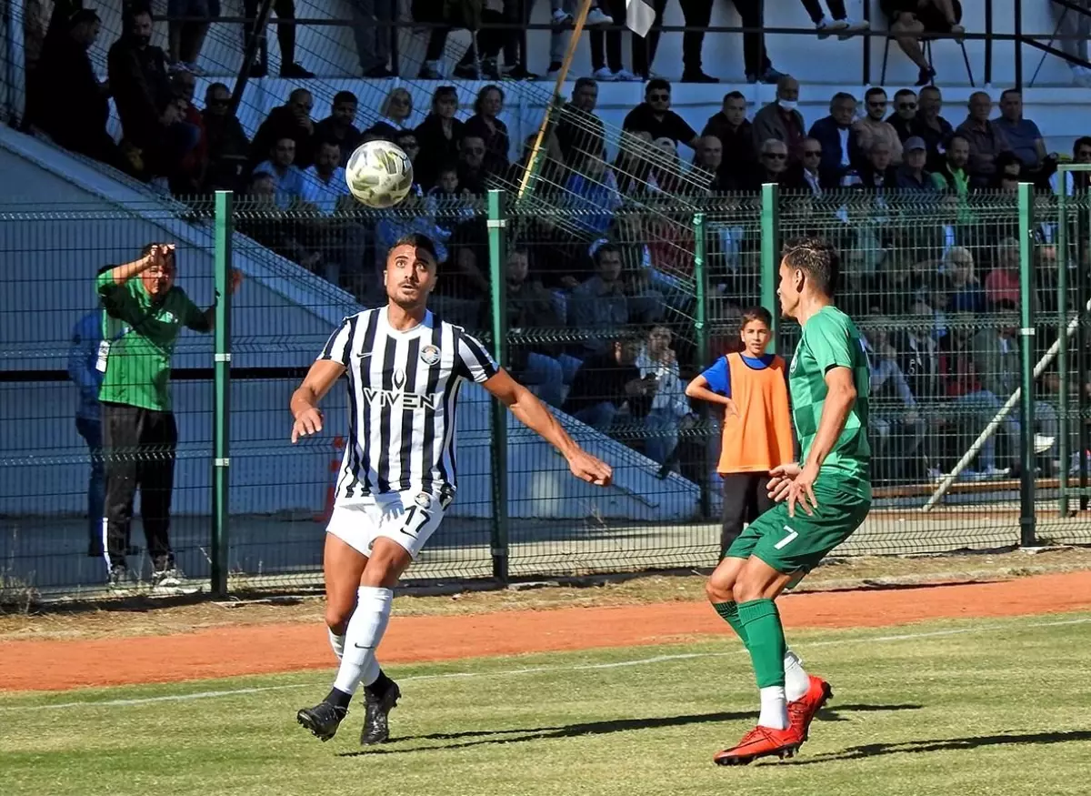 Çeşme Belediyespor, Salihli Belediyespor\'u 5-0 mağlup etti