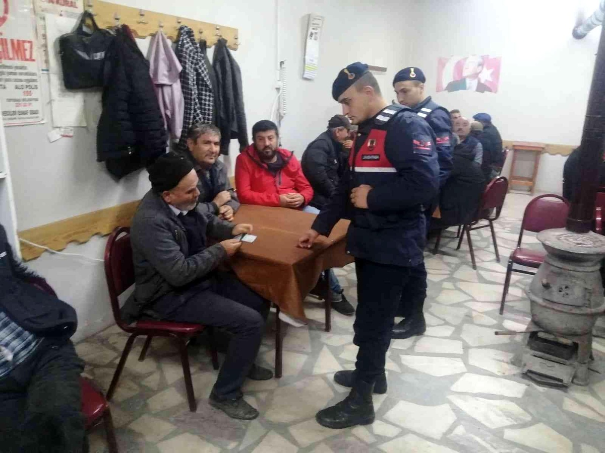 Eskişehir\'de jandarmanın huzur uygulamasında 2 bin 64 şahıs sorgulandı