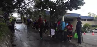 Guatemala'ya gelen göçmenler güvenlik güçleri tarafından durduruldu