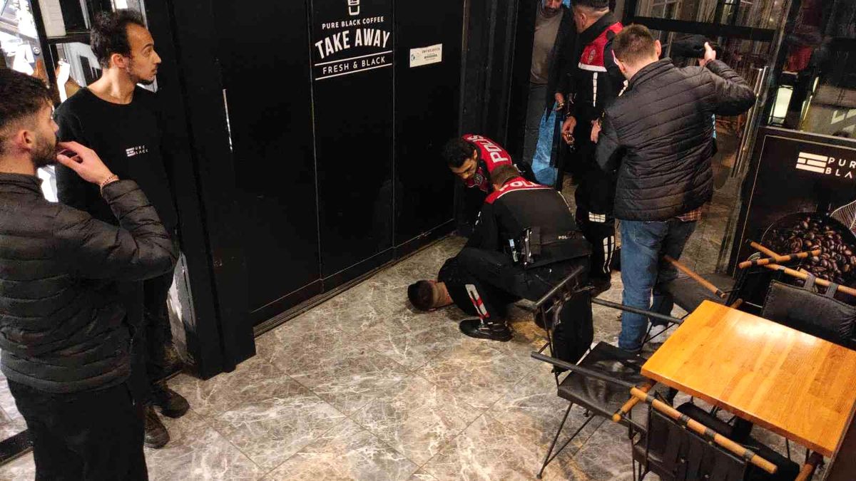 Kent merkezinde bıçaklı kavga: 2 yaralı