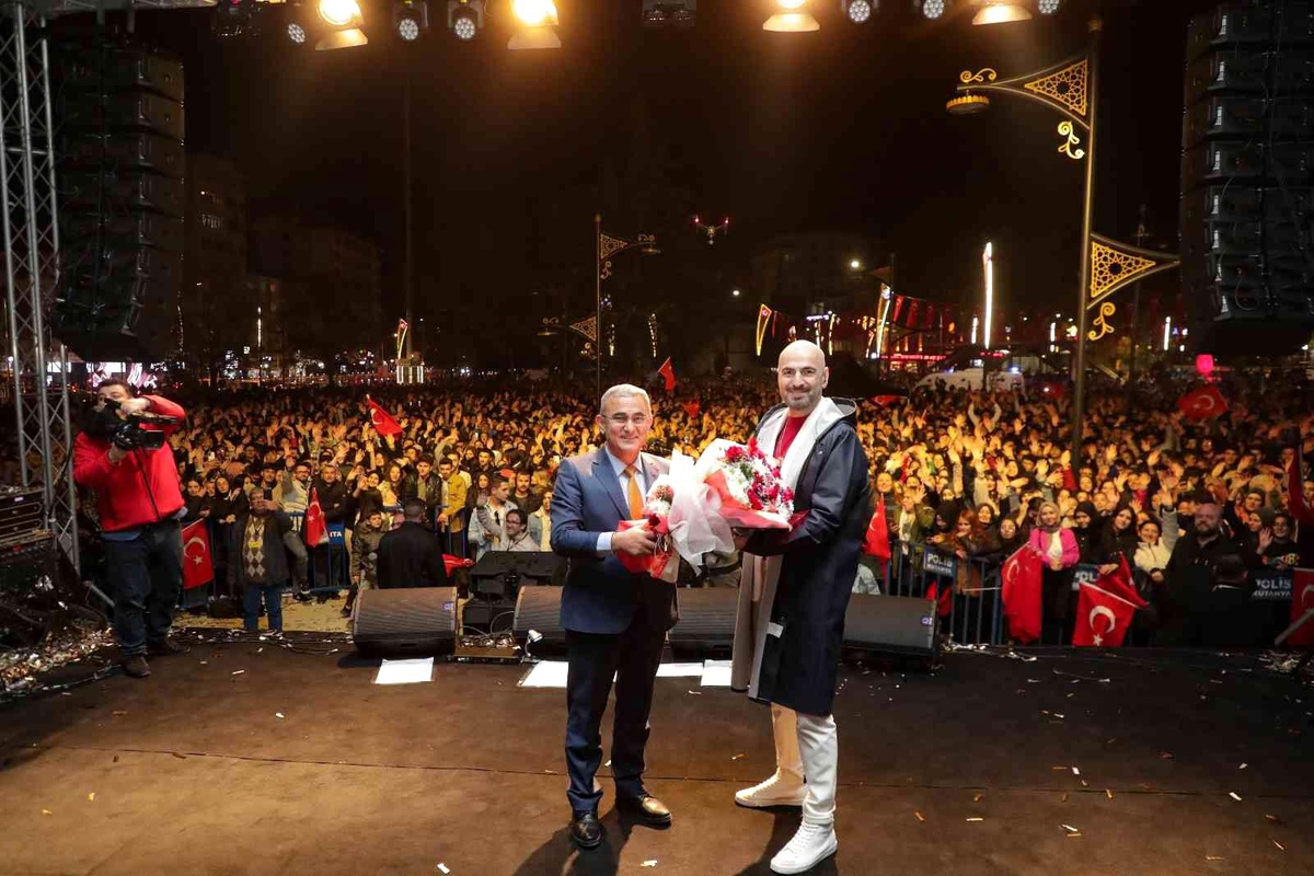 Kütahya Zafer Meydanı\'nda Cumhuriyet Bayramı coşkusu