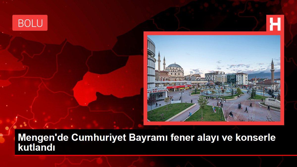 Mengen'de Cumhuriyet Bayramı fener alayı ve konserle kutlandı