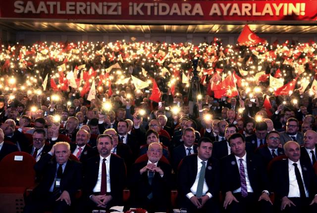Son Dakika! Saadet Partisi'nde Temel Karamollaoğlu yeniden genel başkan seçildi Son Dakika! Saadet Partisi'nde Temel Karamollaoğlu yeniden genel başkan seçildi