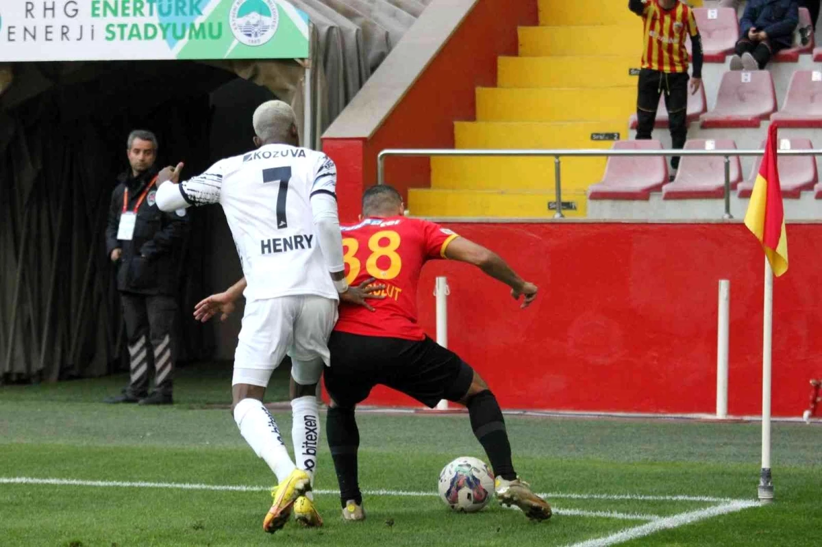 Spor Toto Süper Lig: Kayserispor: 0 Adana Demirspor: 1 (İlk yarı)