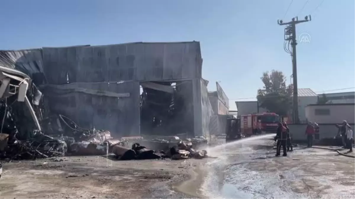 Sünger fabrikasında çıkan yangın söndürüldü