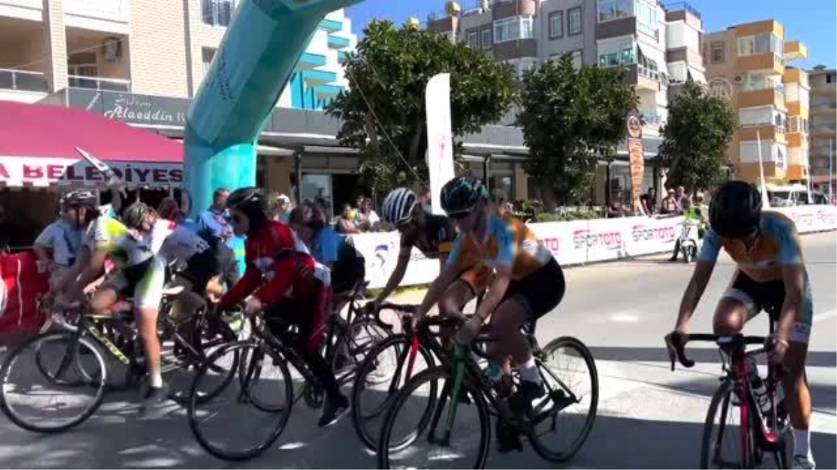 Türkiye Bisiklet Şampiyonası\'nın 8. etap sezon kapanışı "kriteryum" yarışıyla sona erdi