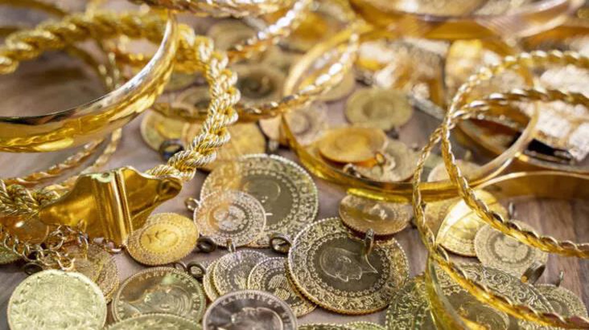 Altının gram fiyatı yeni haftaya 982 lira seviyesinden işlem görerek başladı